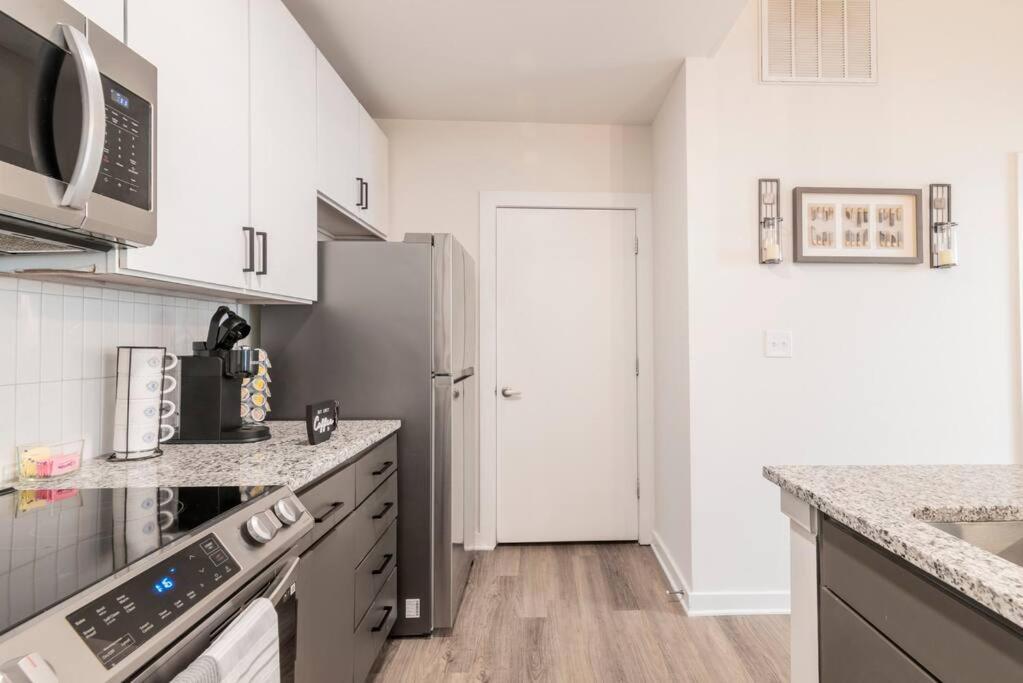 Charming Cozy Apartment With Wi-Fi & Free Parking 샬럿 외부 사진