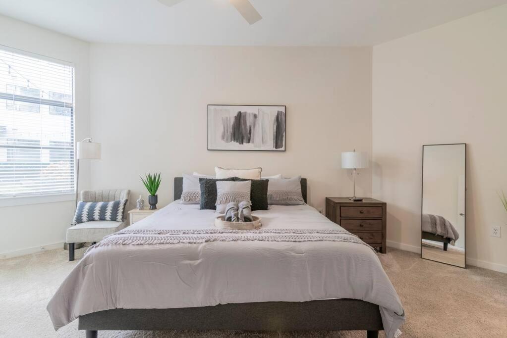 Charming Cozy Apartment With Wi-Fi & Free Parking 샬럿 외부 사진